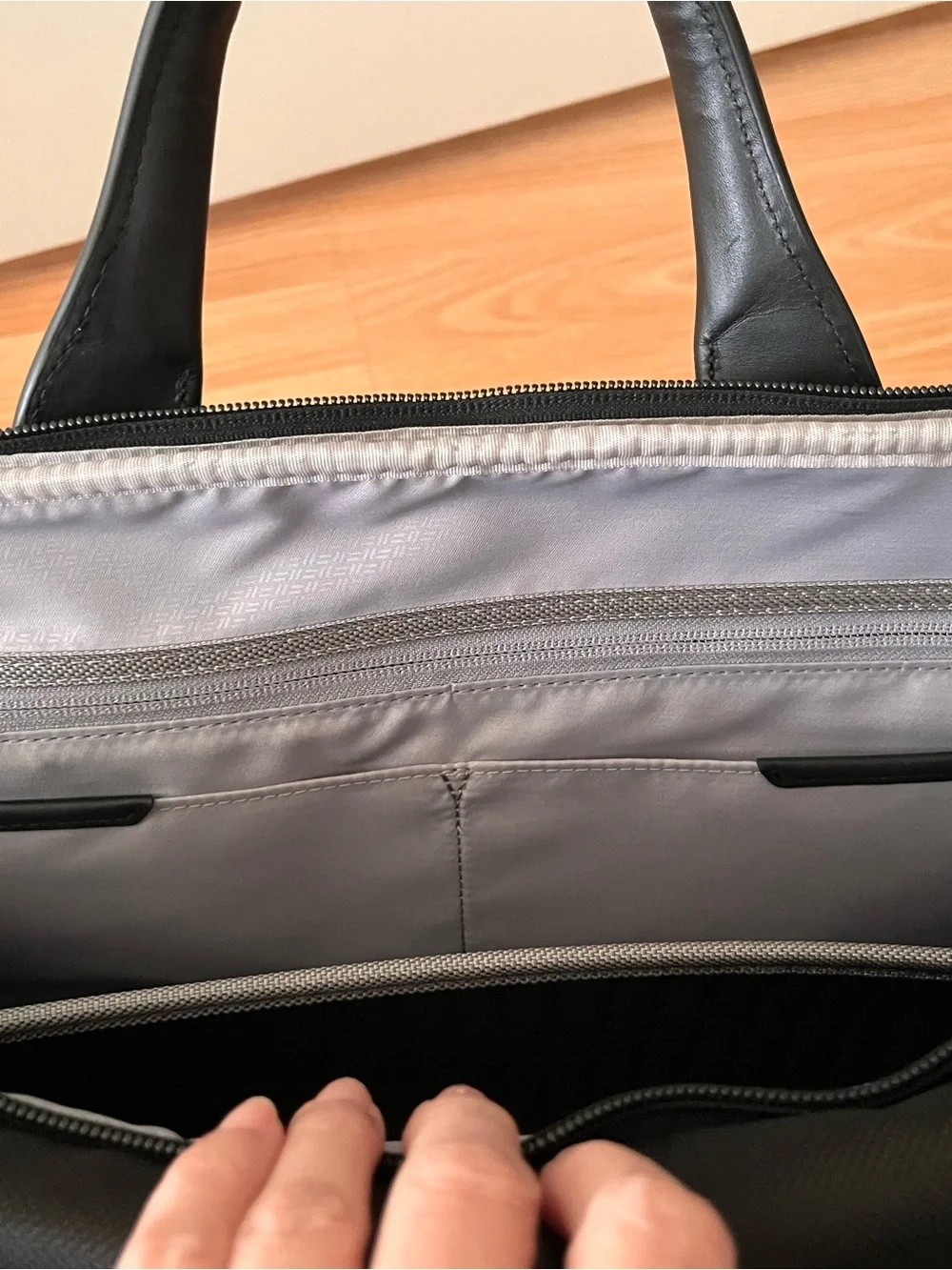 NWOT Tumi Alpha 3 Compact Large Laptop Briefcase 2603114D4 + Dust Bag